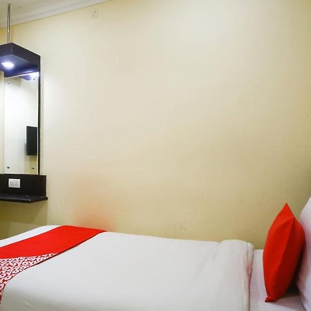 Madrasi Airport Hotel - Saibala Chennai Zewnętrze zdjęcie