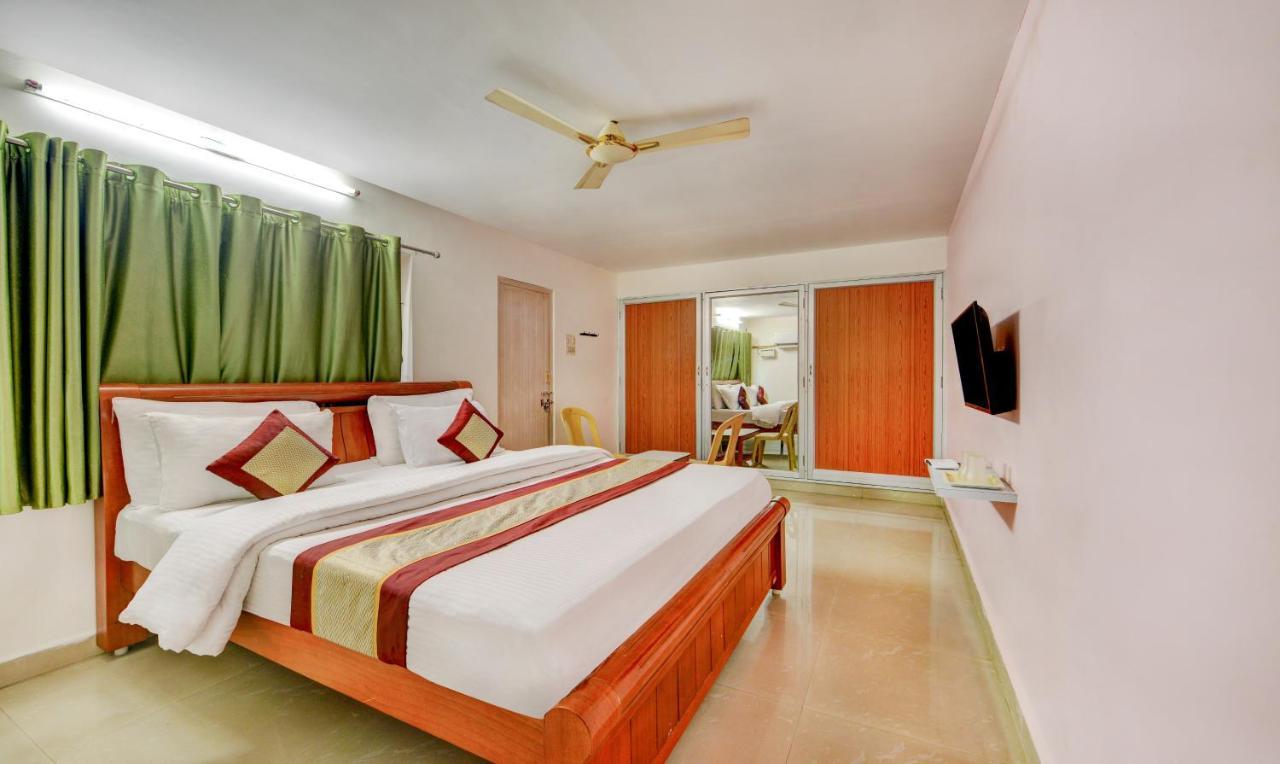 Madrasi Airport Hotel - Saibala Chennai Zewnętrze zdjęcie