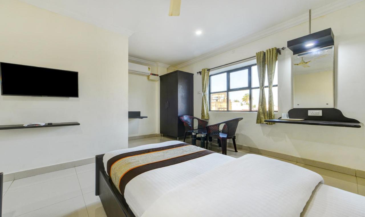 Madrasi Airport Hotel - Saibala Chennai Zewnętrze zdjęcie