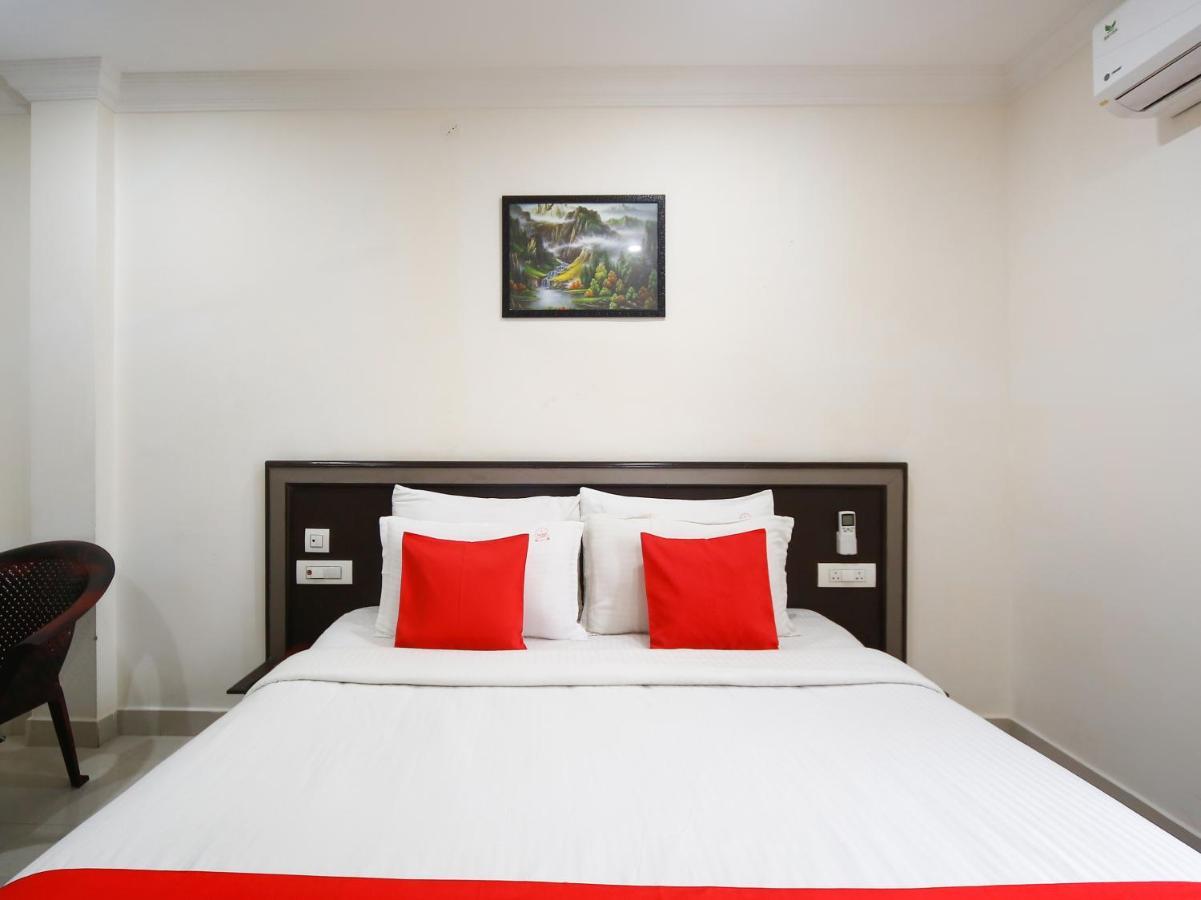 Madrasi Airport Hotel - Saibala Chennai Zewnętrze zdjęcie